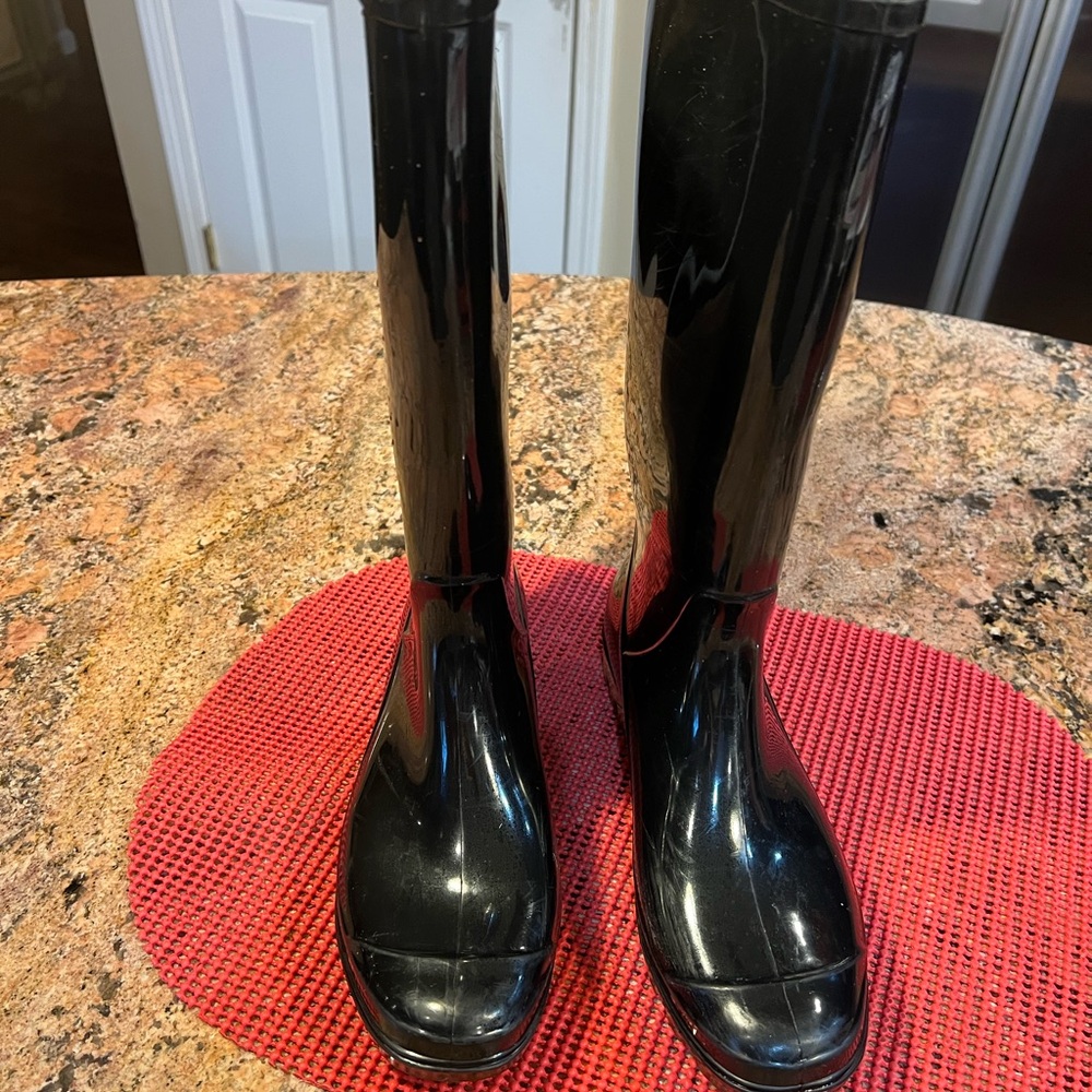 Coach Rubber Rain Boots, Black size 9
Pre Owned